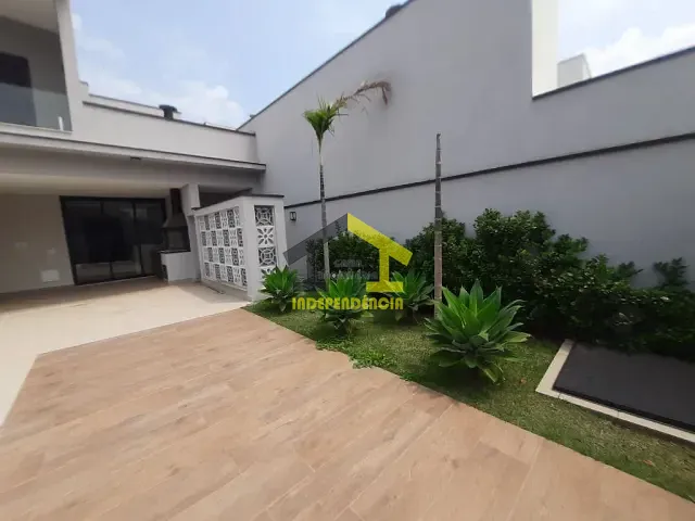 Sobrado com 300m², à venda, no bairro Parque do Varvito em Itu