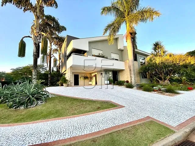 Sobrado com 750m² 4 quartos e 5 banheiros, à venda ou para alugar, no bairro Vivendas do Arvoredo em Londrina