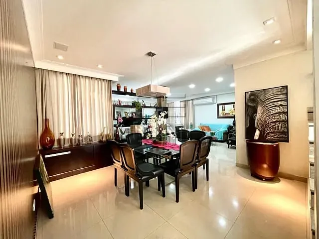 Sobrado com 750m² 4 quartos e 5 banheiros, à venda ou para alugar, no bairro Vivendas do Arvoredo em Londrina