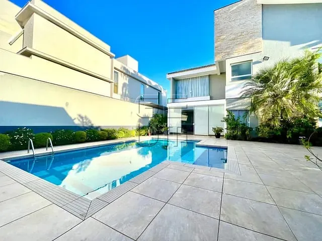 Sobrado com 750m² 4 quartos e 5 banheiros, à venda ou para alugar, no bairro Vivendas do Arvoredo em Londrina