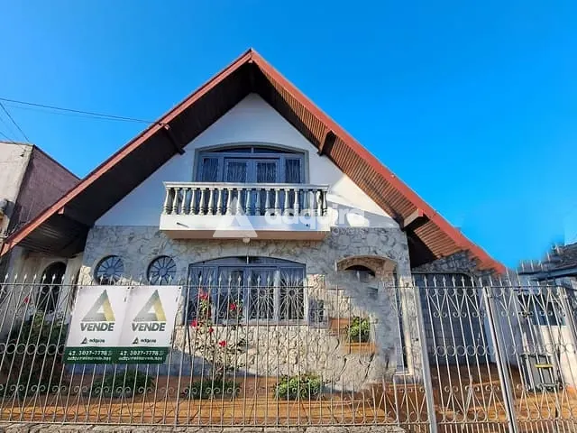 Sobrado com 373m² 3 quartos e 3 banheiros, à venda, no bairro Boa Vista em Ponta Grossa