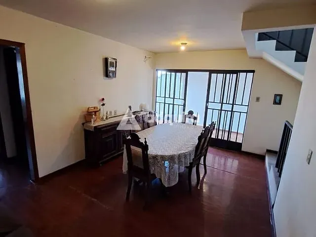 Sobrado com 373m² 3 quartos e 3 banheiros, à venda, no bairro Boa Vista em Ponta Grossa