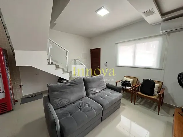 Sobrado 2 quartos e 2 banheiros, à venda, no bairro Jardim Casa Branca em Caraguatatuba