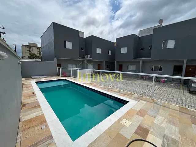 Sobrado 2 quartos e 2 banheiros, à venda, no bairro Jardim Casa Branca em Caraguatatuba