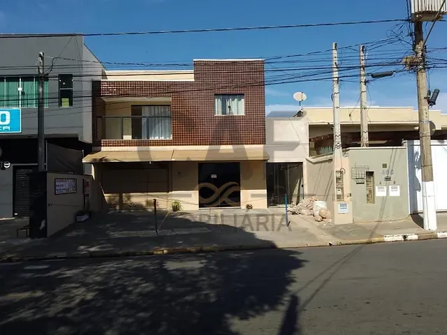 Sobrado com 280m² 3 quartos e 2 banheiros, à venda, no bairro Centro em Santo Antônio de Posse