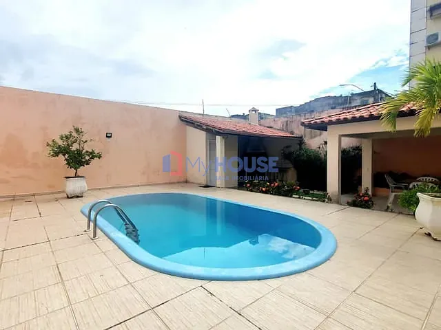 Sobrado com 800m² 4 quartos e 4 banheiros, para alugar, no bairro São Francisco em Ilhéus