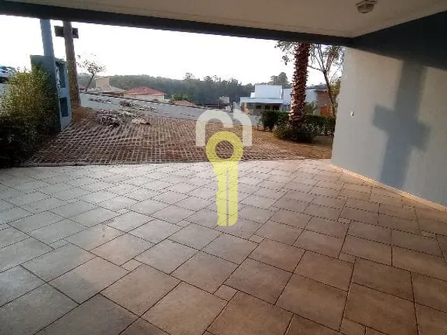 Sobrado com 500m² 3 quartos e 5 banheiros, à venda, no bairro Jardim Caiapiá em Cotia