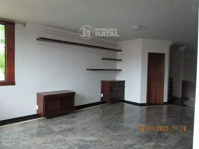 Sobrado com 359m² 4 quartos e 4 banheiros, à venda, no bairro Quebec em Londrina