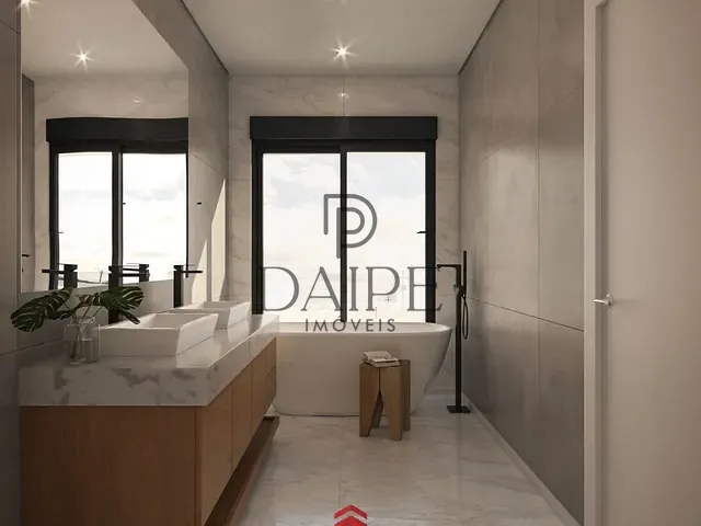 Sobrado com 500m² 4 quartos e 4 banheiros, à venda, no bairro Centro em Torres