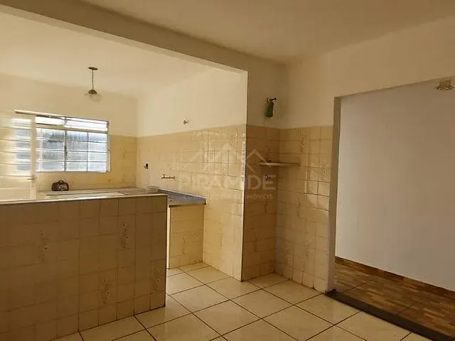 Sobrado com 418m² 3 quartos e 2 banheiros, para alugar, no bairro Vila Nova em Poços de Caldas