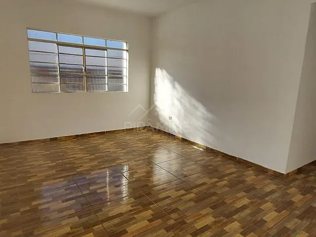 Sobrado com 418m² 3 quartos e 2 banheiros, para alugar, no bairro Vila Nova em Poços de Caldas