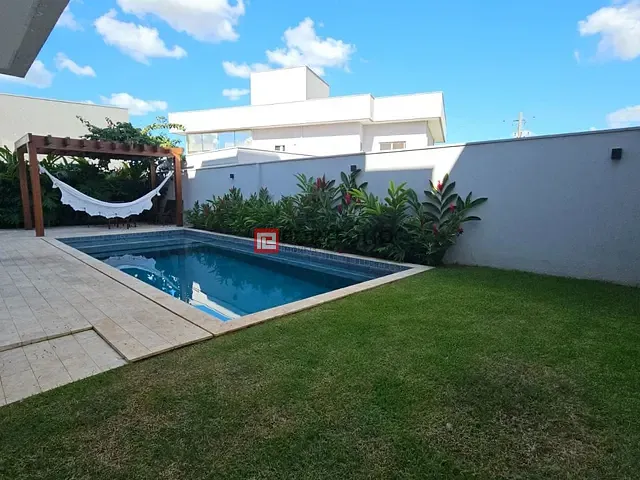 Sobrado com 750m² 3 quartos e 5 banheiros, à venda, no bairro Setor Bougainville em Anápolis