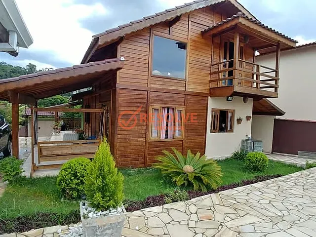 Sobrado com 600m² 3 quartos e 4 banheiros, à venda, no bairro JARDIM ITAPEMA em Guararema