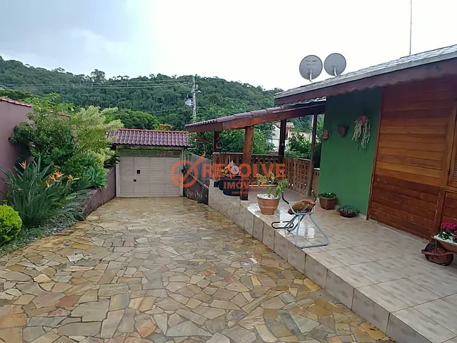 Sobrado com 600m² 3 quartos e 4 banheiros, à venda, no bairro JARDIM ITAPEMA em Guararema