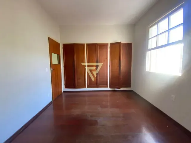 Sobrado com 300m², para alugar, no bairro Jardim Sumaré em Ribeirão Preto