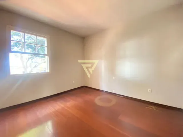 Sobrado com 300m², para alugar, no bairro Jardim Sumaré em Ribeirão Preto