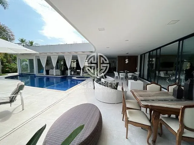 Casa com 1500m² 6 quartos e 10 banheiros, à venda, no bairro Barra da Tijuca em Rio de Janeiro