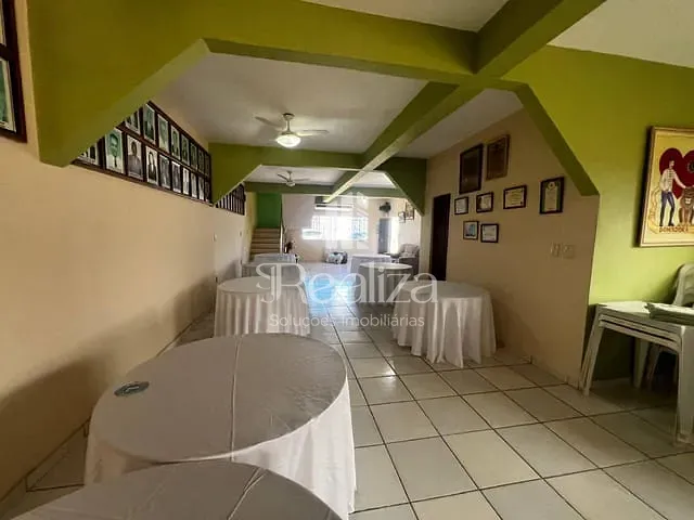 Sobrado com 279m², para alugar, no bairro Pontal em Ilhéus