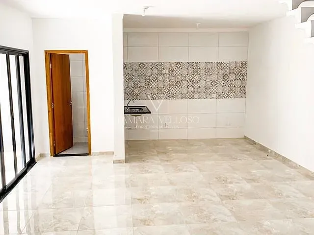 Sobrado com 485m² 2 quartos e 3 banheiros, à venda, no bairro Vila São Paulo em Mogi das Cruzes