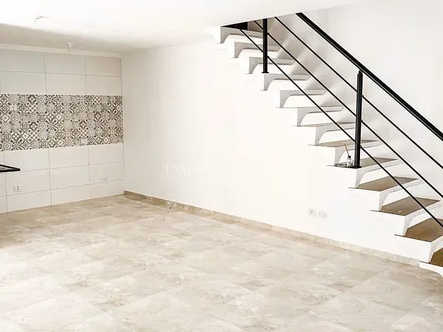 Sobrado com 485m² 2 quartos e 3 banheiros, à venda, no bairro Vila São Paulo em Mogi das Cruzes