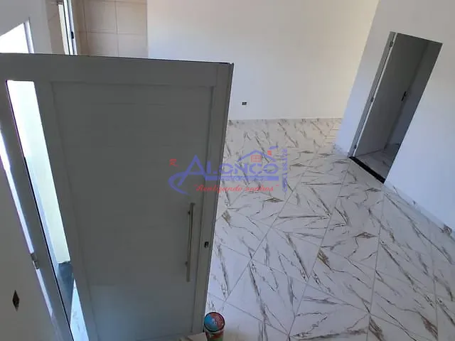 Sobrado com 80m² 2 quartos e 2 banheiros, à venda, no bairro Jardim Santo Antônio da Boa Vista em Jacareí