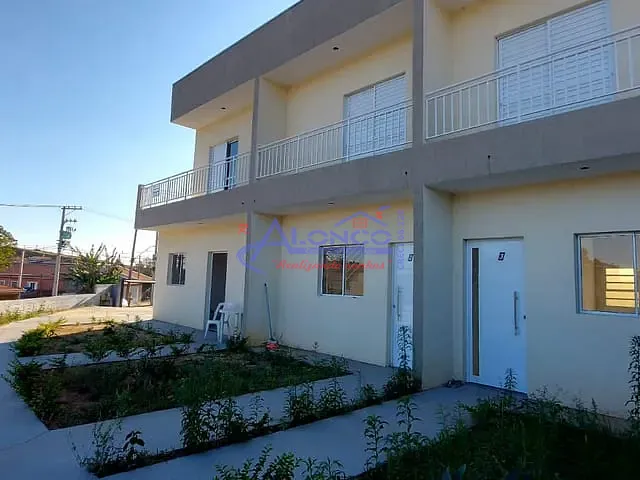 Sobrado com 80m² 2 quartos e 2 banheiros, à venda, no bairro Jardim Santo Antônio da Boa Vista em Jacareí