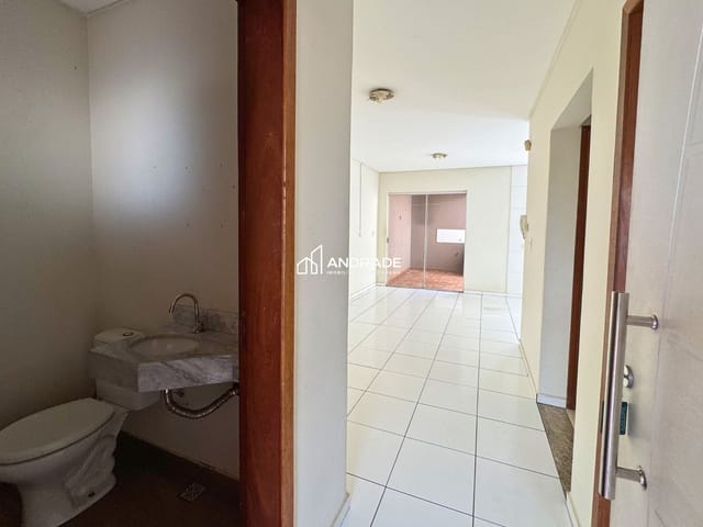 Sobrado com 122m² 3 quartos e 3 banheiros, para alugar, no bairro Vila Vitoria Regia em Apucarana