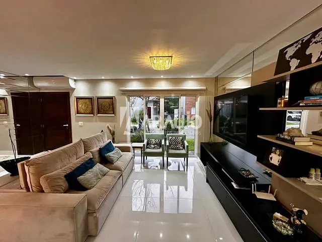 Sobrado com 275m² 2 quartos e 3 banheiros, à venda, no bairro Barra em Balneário Camboriú