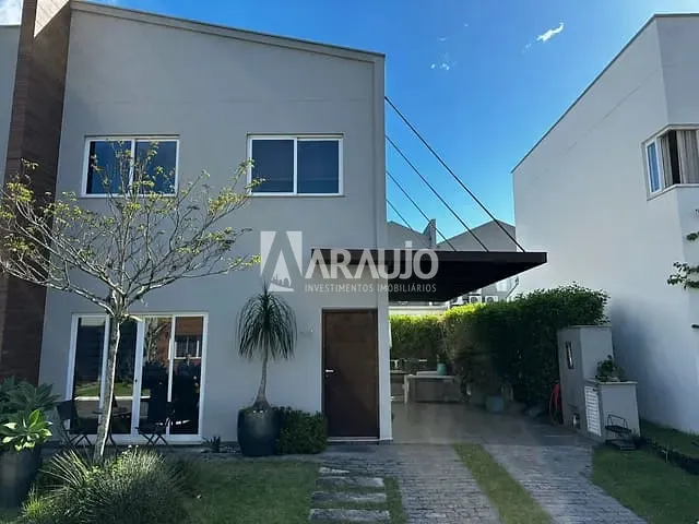 Sobrado com 275m² 2 quartos e 3 banheiros, à venda, no bairro Barra em Balneário Camboriú