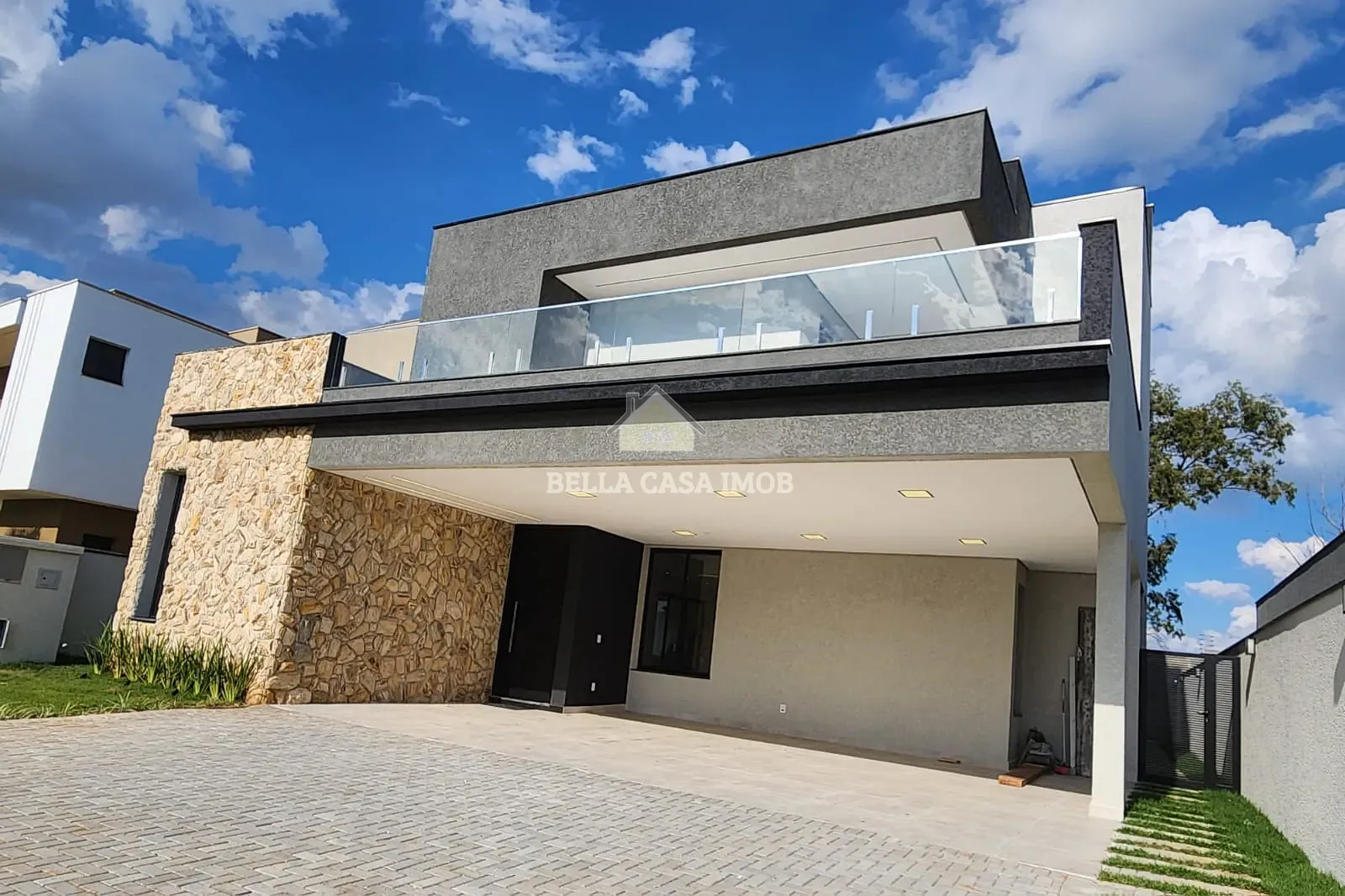 Sobrado, 3 quartos, 390 m² - Foto 1