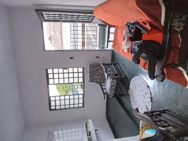 Sobrado com 280m² 3 quartos e 2 banheiros, à venda, no bairro Loteamento Alfredo Abilio Flores em Pindamonhangaba