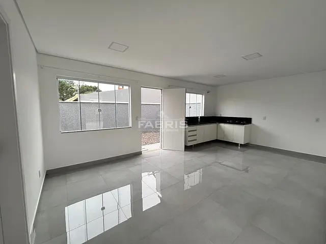 Sobrado 3 quartos e 4 banheiros, para alugar, no bairro Bom Jesus em Campo Largo
