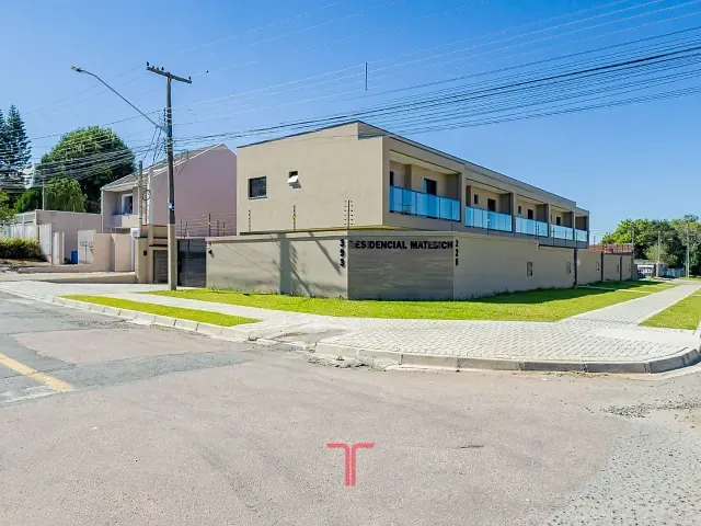 Sobrado 3 quartos e 3 banheiros, à venda, no bairro Santa Felicidade em Curitiba