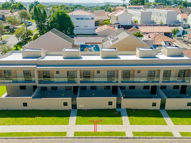 Sobrado 3 quartos e 3 banheiros, à venda, no bairro Santa Felicidade em Curitiba