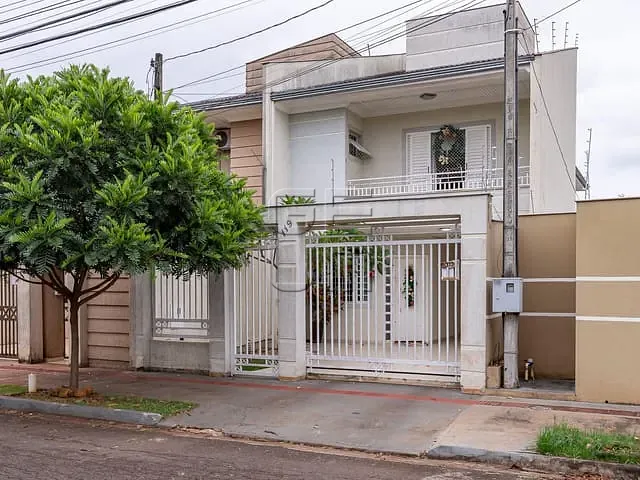 Casa com 180m² 3 quartos e 4 banheiros, à venda, no bairro Jardim Burle Marx em Londrina
