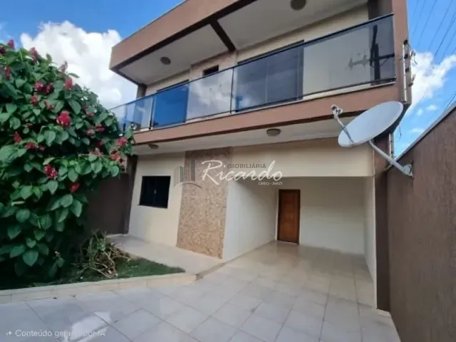 Sobrado com 700m² 4 quartos e 2 banheiros, à venda, no bairro Centro em Arapongas
