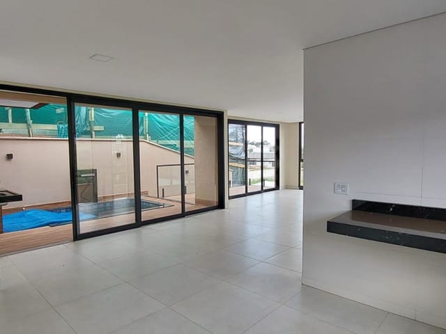 Sobrado com 223m² 4 quartos e 5 banheiros, à venda, no bairro Conjunto Habitacional Jardim Sabiá em Senador Canedo