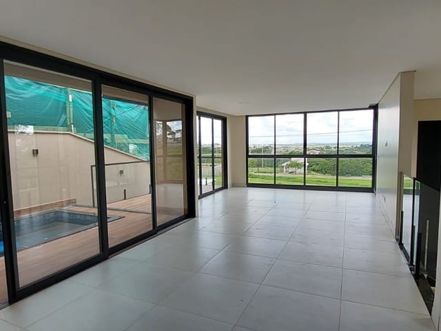 Sobrado com 223m² 4 quartos e 5 banheiros, à venda, no bairro Conjunto Habitacional Jardim Sabiá em Senador Canedo