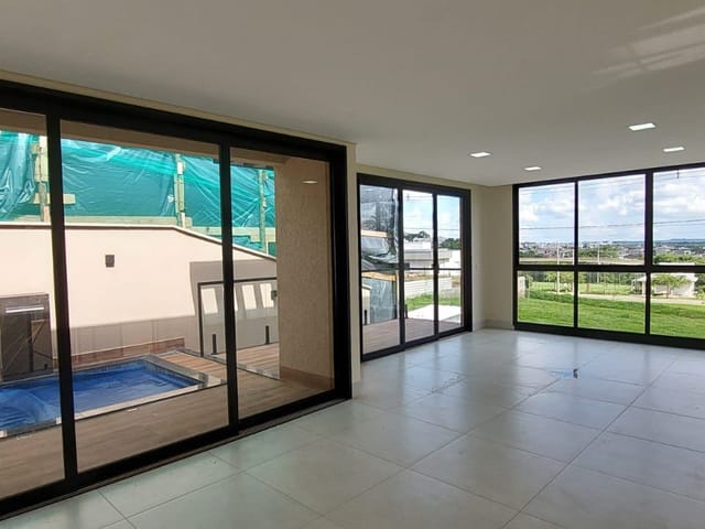 Sobrado com 223m² 4 quartos e 5 banheiros, à venda, no bairro Conjunto Habitacional Jardim Sabiá em Senador Canedo