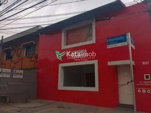 Sobrado à venda ou para alugar, no bairro Indianópolis em São Paulo