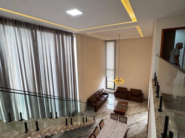 Sobrado com 434m² 4 quartos e 5 banheiros, à venda, no bairro Cidade Vera Cruz em Aparecida de Goiânia