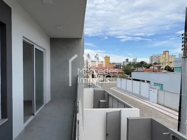 Sobrado com 162m² 3 quartos e 4 banheiros, à venda, no bairro São João em Itajaí