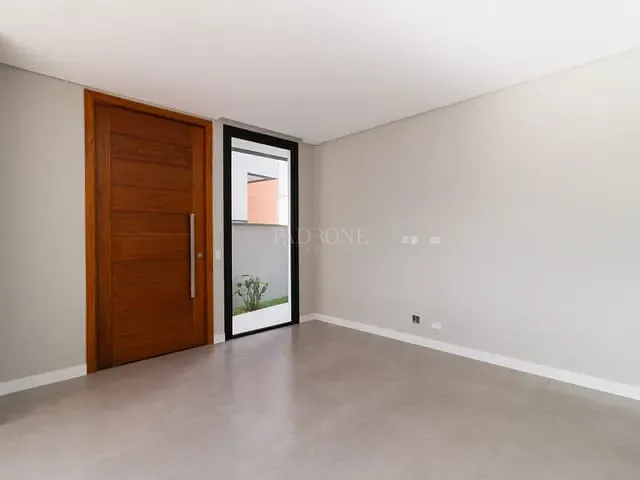 Sobrado com 158m², à venda, no bairro Santa Cândida em Curitiba