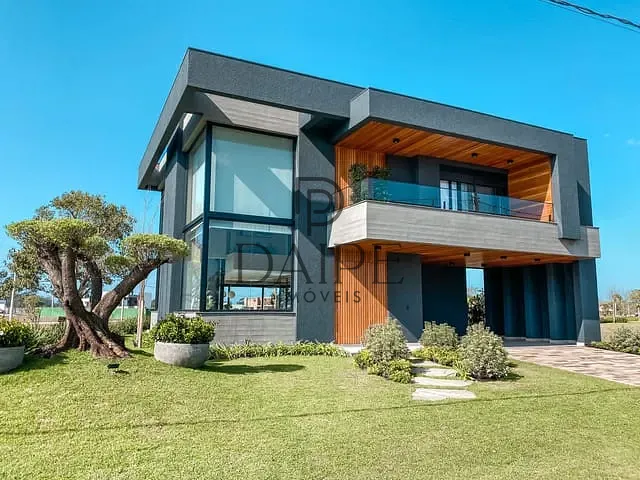 Sobrado com 500m² 4 quartos e 6 banheiros, à venda, no bairro Praia De Arroio Teixeira em Capão da Canoa