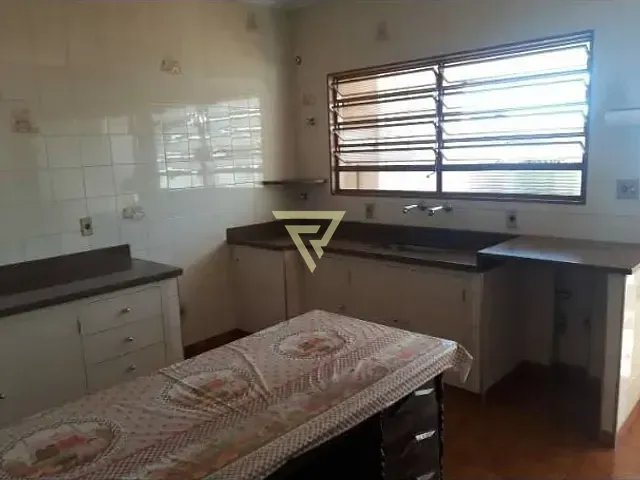 Sobrado com 73m² 3 quartos e 2 banheiros, à venda, no bairro Vila Tibério em Ribeirão Preto