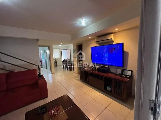 Sobrado com 260m² 2 quartos e 3 banheiros, à venda, no bairro Parque das Laranjeiras em Goiânia