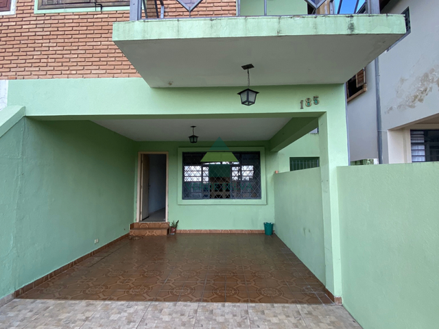 Sobrado com 180m² 3 quartos e 3 banheiros, para alugar, no bairro Cidade Satélite em Atibaia