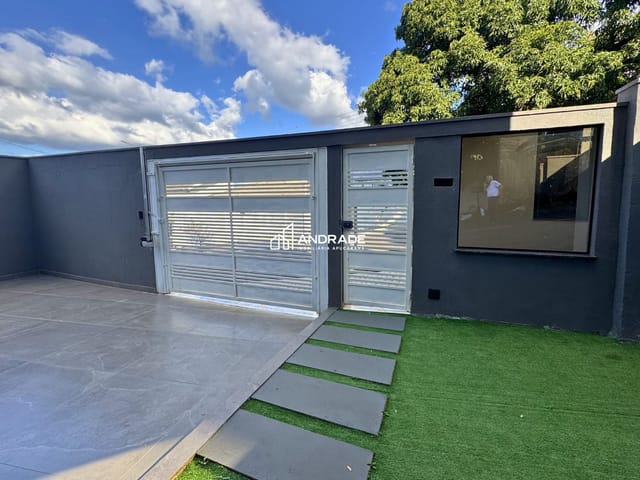 Sobrado com 253m² 3 quartos e 3 banheiros, à venda ou para alugar, no bairro Centro em Apucarana