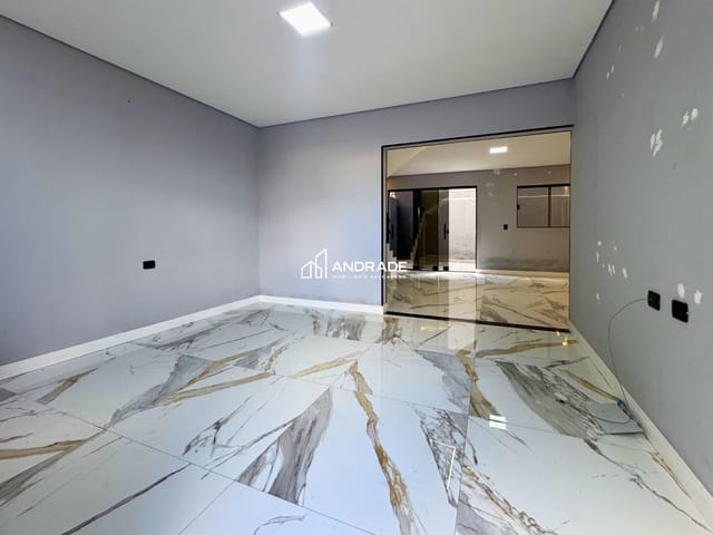 Sobrado com 253m² 3 quartos e 3 banheiros, à venda ou para alugar, no bairro Centro em Apucarana