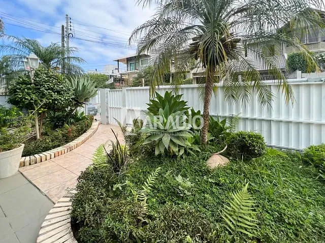 Sobrado com 496m² 5 quartos e 4 banheiros, à venda, no bairro Praia dos Amores em Balneário Camboriú